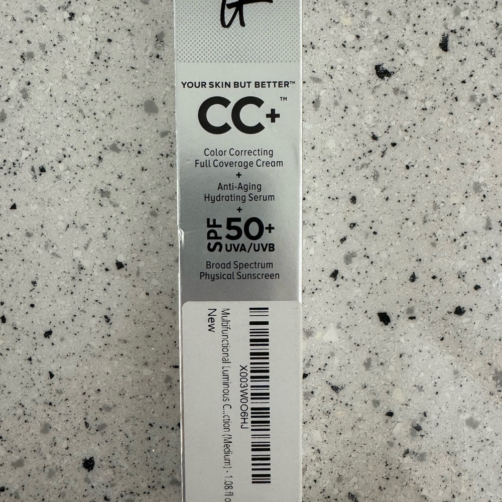 IT Cosmetics Medium Shade Compact
